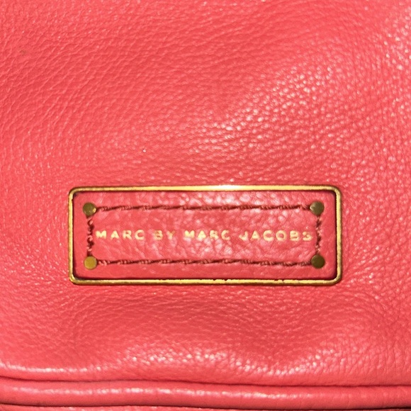 MARC by Marc Jacobs small pink crossbody LIKE NEW - Picture 3 of 7